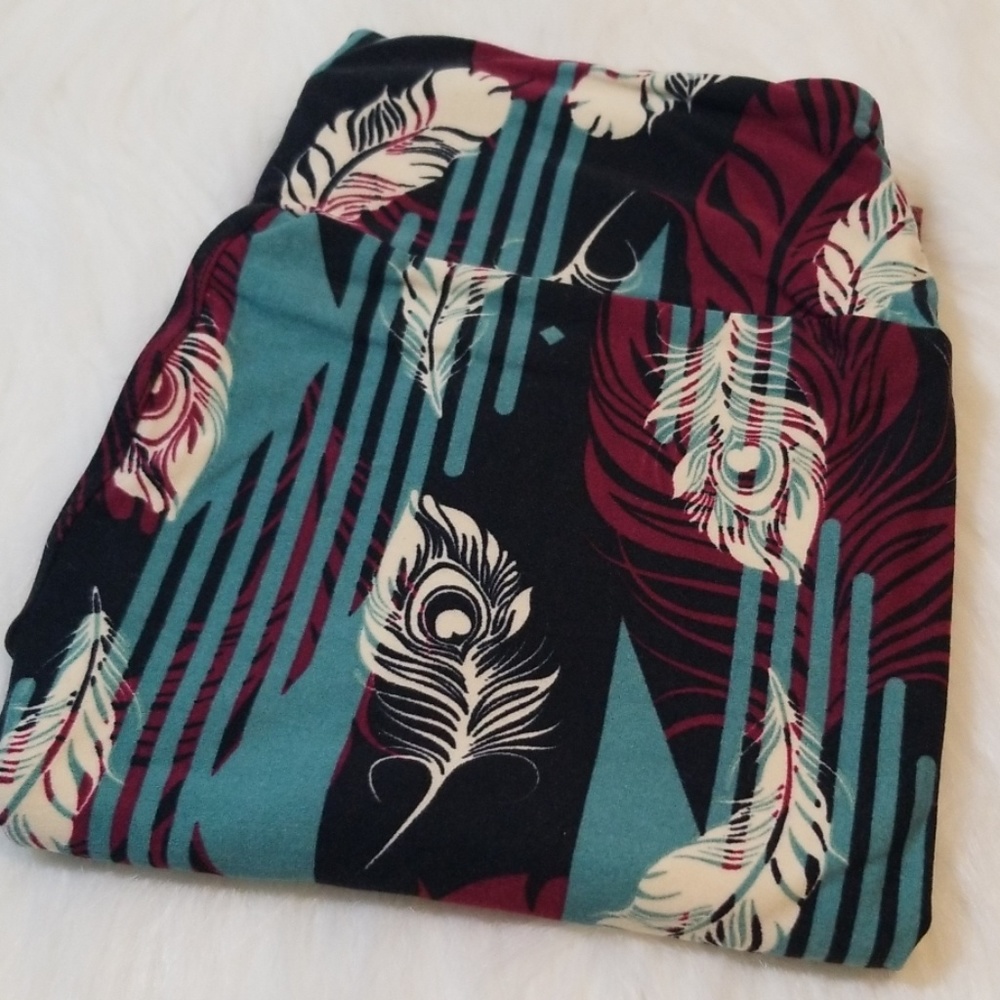 Lularoe OS leggings feathers